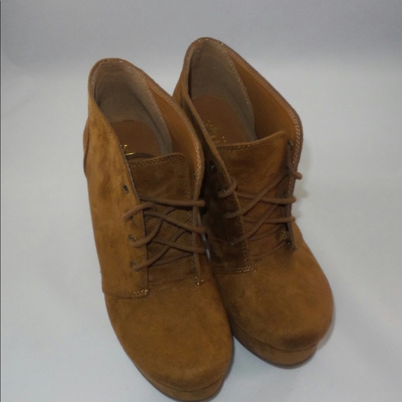 *SOLD* Suede Wedge Booties - Picture 3 of 4